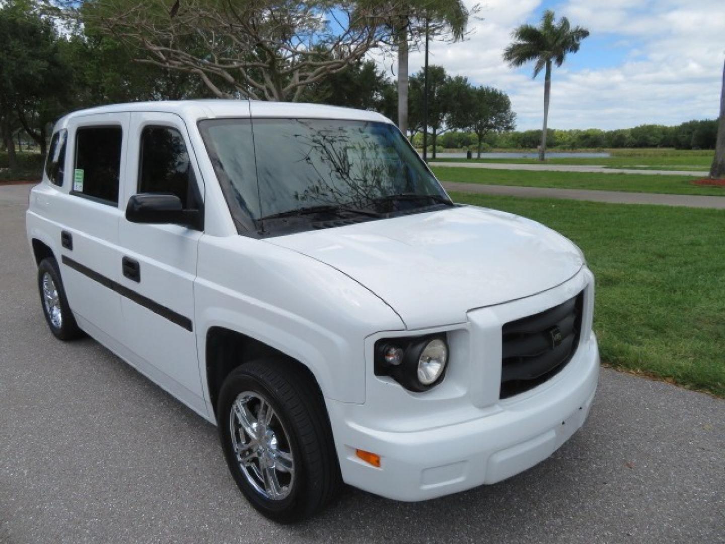 2012 White /Black with an 4.6L V8 engine, Automatic transmission, located at 4301 Oak Circle #19, Boca Raton, FL, 33431, (954) 561-2499, 26.388861, -80.084038 - You are looking at a Gorgeous 2012 Mobility Ventures MV1 Handicap Wheelchair Conversion Van with 64K Original Miles, 4.6L Ford V8, Bleack Leather Type Interior, Alloy Wheels, Power Side Entry Wheelchair Lift with Long Ramp and Short Ramp Function, Q Lock 150 EZ Lock, L-Track Tie Down System, Back Up - Photo#20